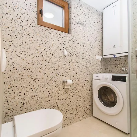 Shibenik Redemption Apartmán *