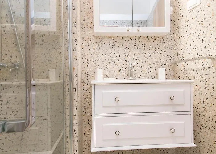 Shibenik Redemption アパート *